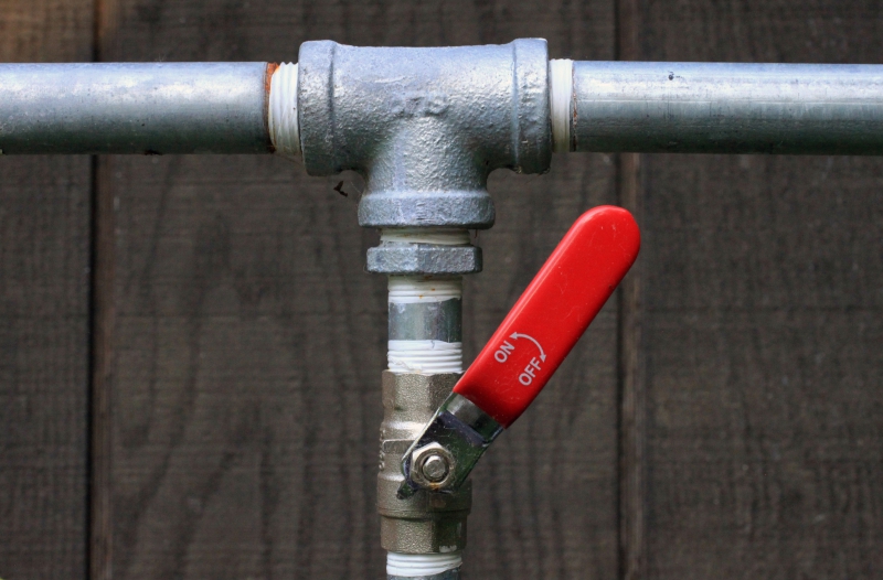 sasu-TOUET SUR VAR-min_water-open-house-bicycle-red-vehicle-611604-pxhere.com
